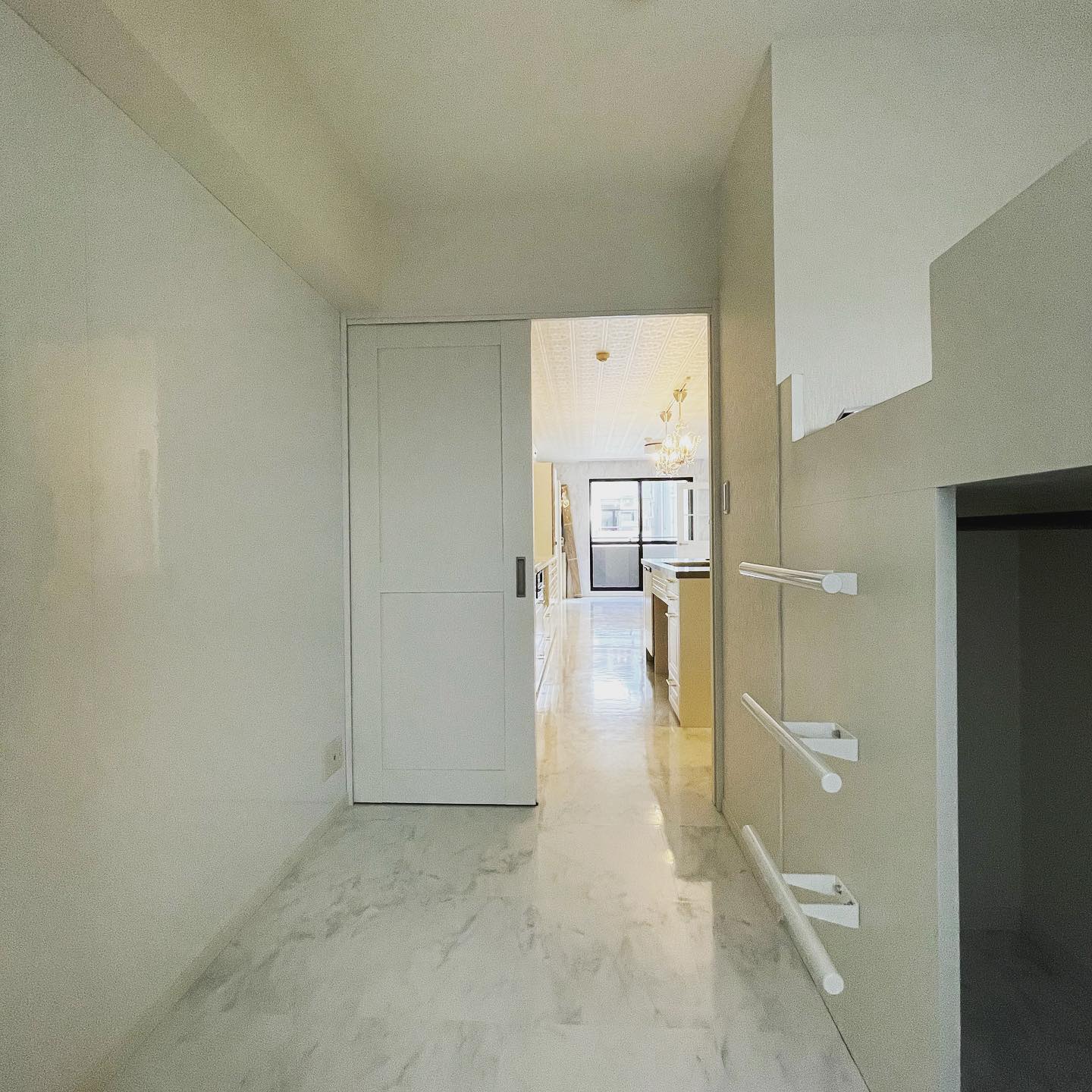 マンションのフルリノベーションですの施工写真 8