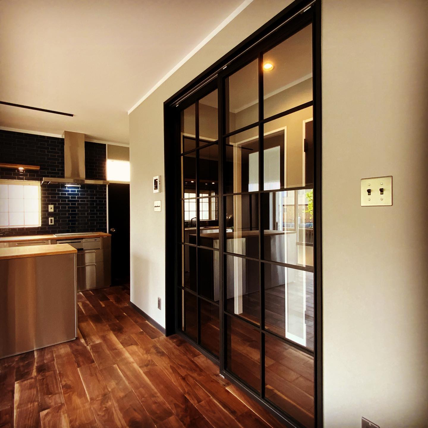 スチールの格子建具を作ってみました!の施工事例