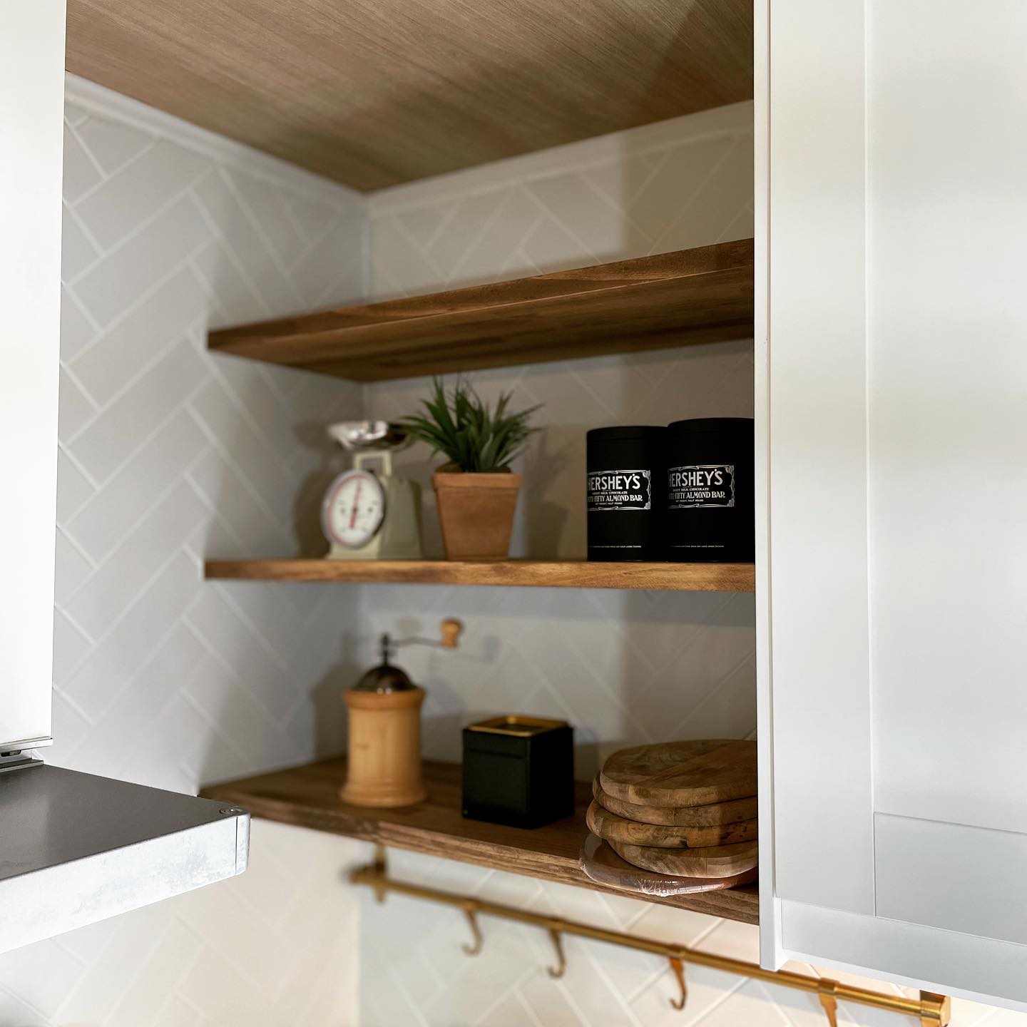 IKEAのウォールデコの施工写真 3