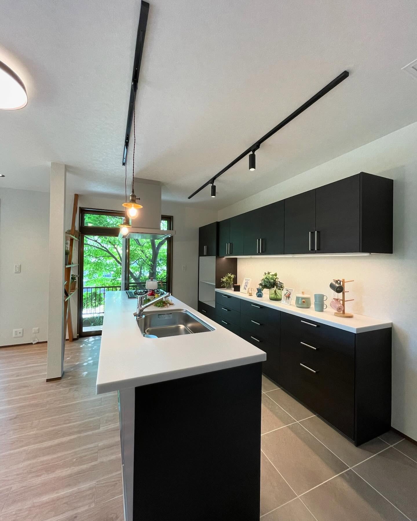 IKEAキッチンで一戸建てをリフォームの施工写真 3