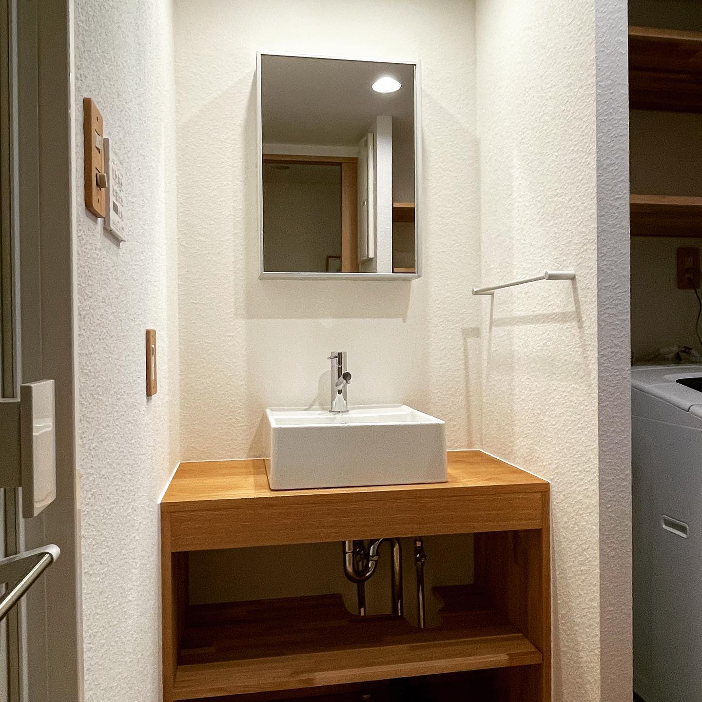 IKEAのキッチンとオーク材で水回りをリフォーム(^^)の施工写真 5