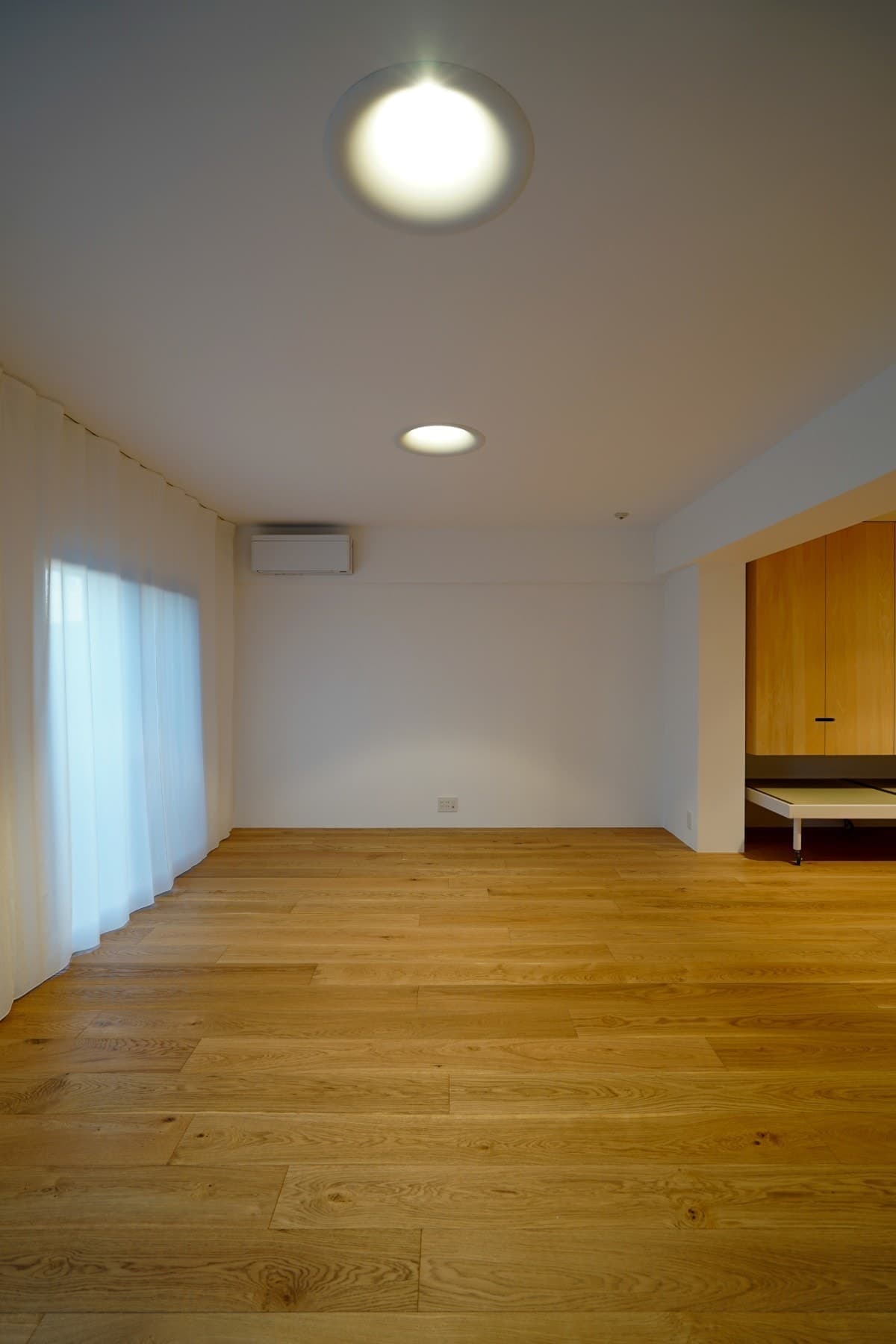 大規模マンションの角部屋｜素材と仕上げのディテール