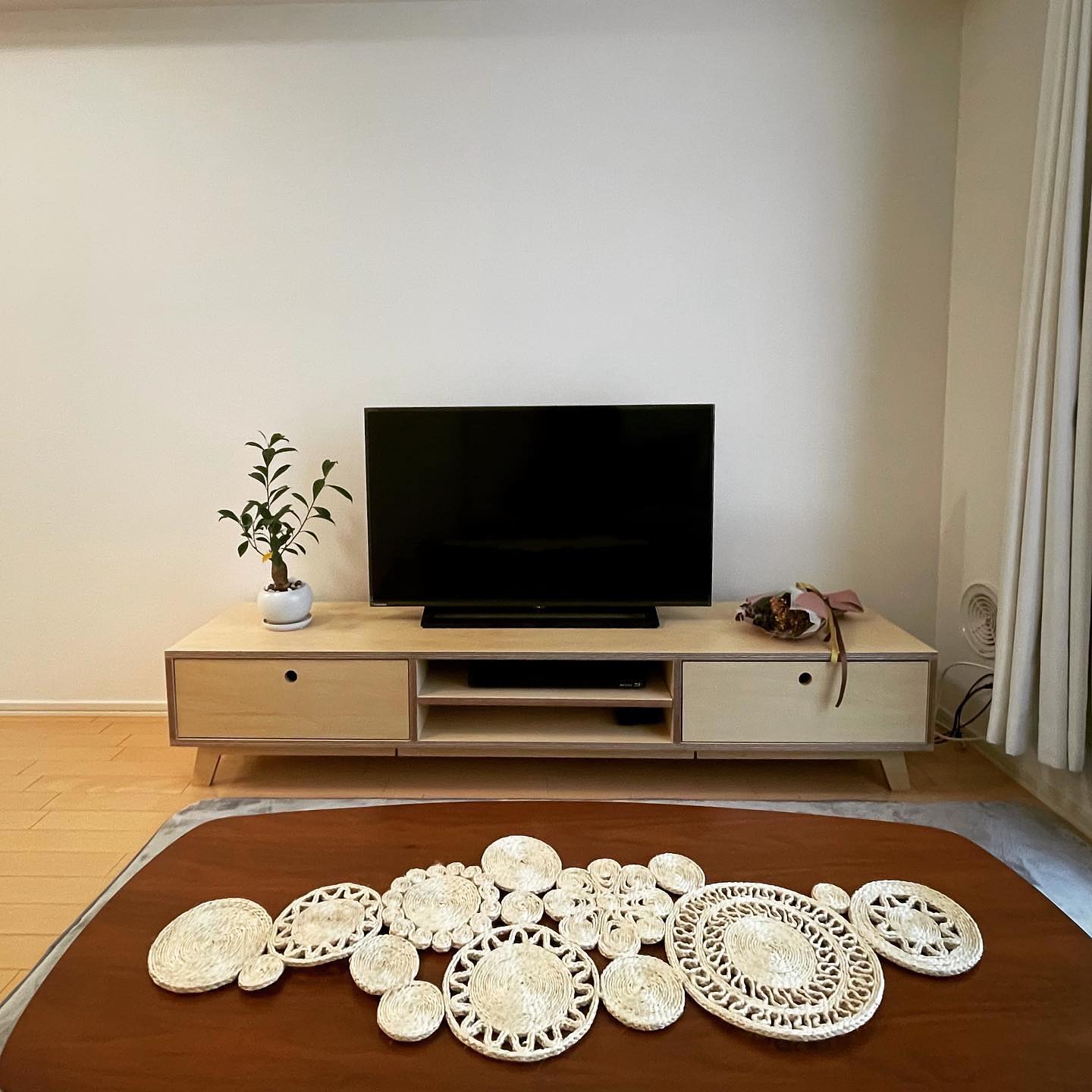 フラットなTVボードも一緒に納品してきましたの施工写真 4