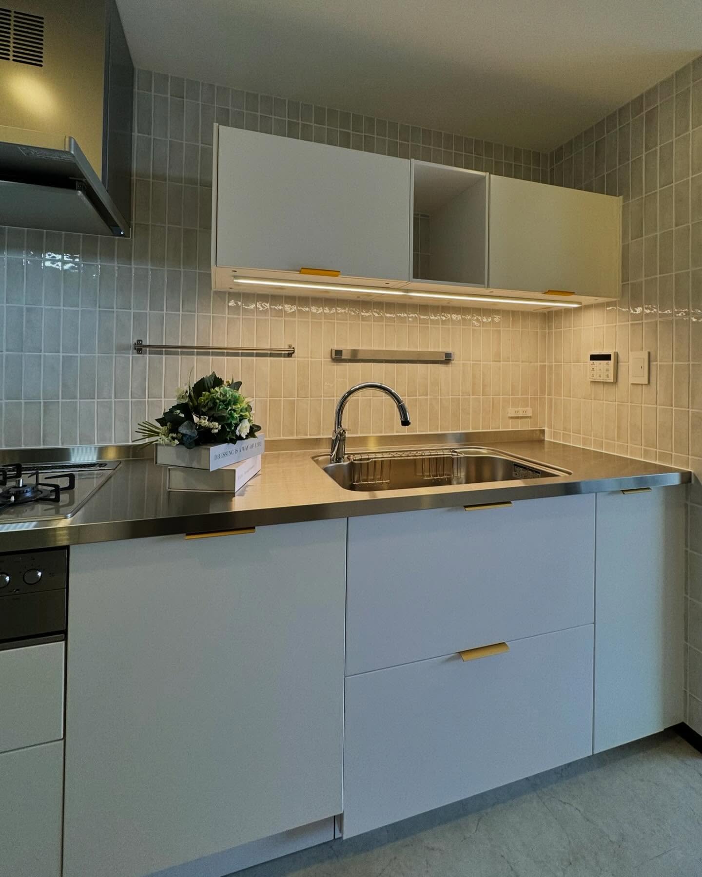 IKEAキッチンでマンションリフォームの施工写真 2