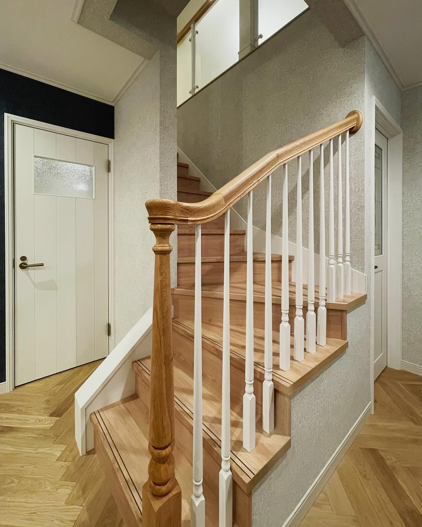一戸建てのフルリノベーションの施工写真 2