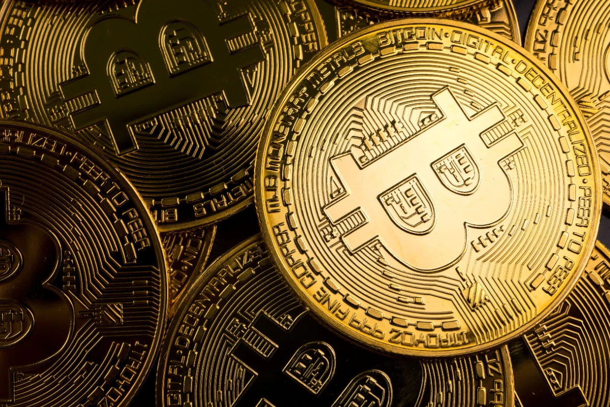 NEWS】ビットコイン、最高値更新 トランプ氏リードで取引加速 | Iolite（アイオライト）