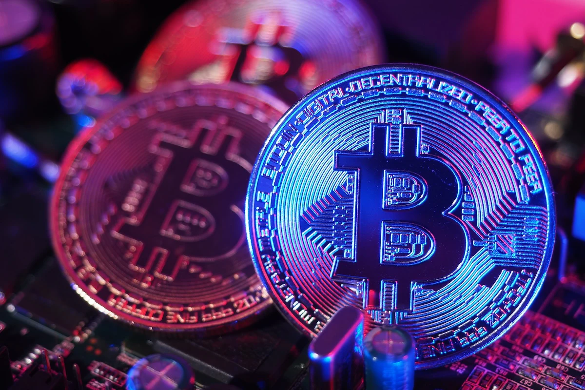 ビットコイン乱高下 CPIや日銀の利上げ観測などに警戒感 | Iolite（アイオライト）