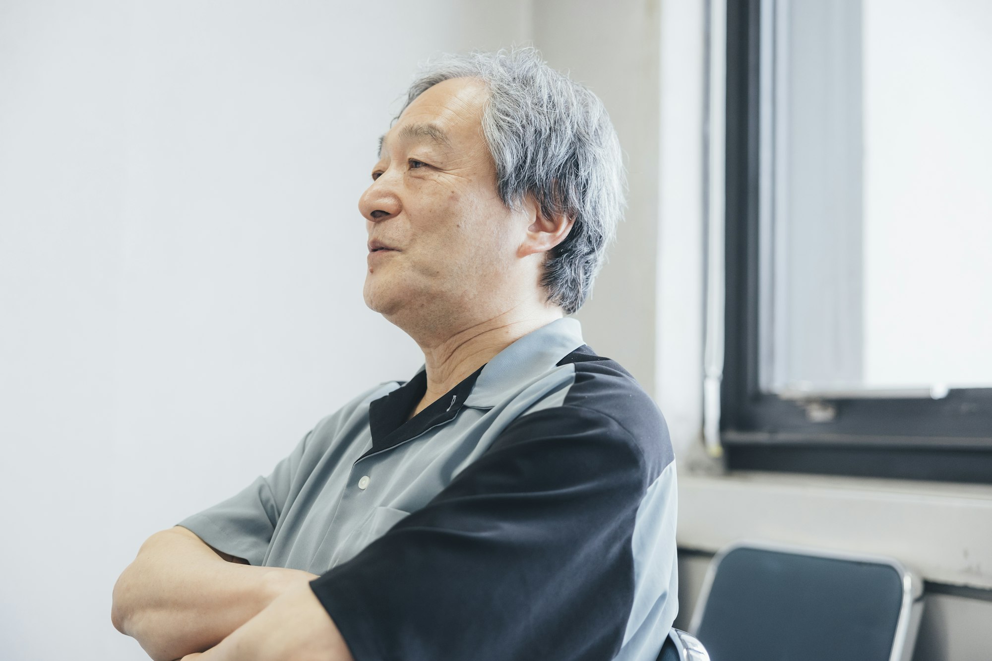介護メディア『安心介護ニュース』のインタビュー取材に応える中央大学教授・山田昌弘さん(撮影・加藤春日)