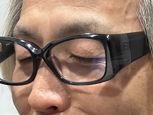 「楽になれるかな？」と飲み明かす。次第に手足が震え、叫び出す〜存在を消したくなる夜を超えて（上）