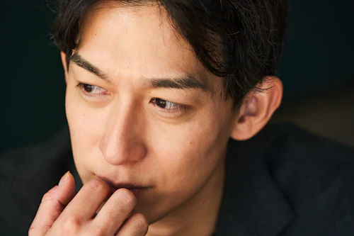 「もっとお金があったらいいのに」 人気アナウンサー江田亮さんを追い込んだ幼い頃の心の傷