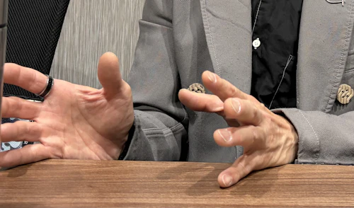 幼い頃は母親の相談相手という忘れていた記憶　遺書を書いたことも〜存在を消したくなる夜を超えて（中） 　