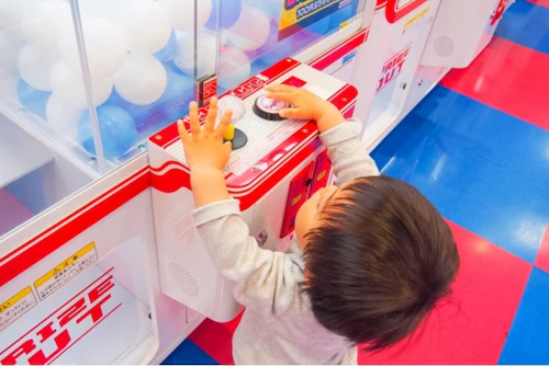 子どもにギャンブルの習慣をつけてどうする？ 身近な場所に置かれているアーケードゲームのゲートウェイ効果