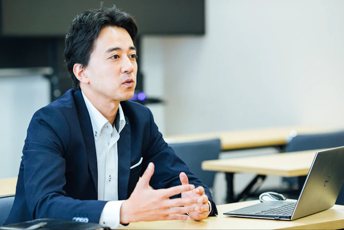 国見健介さんへの取材の写真