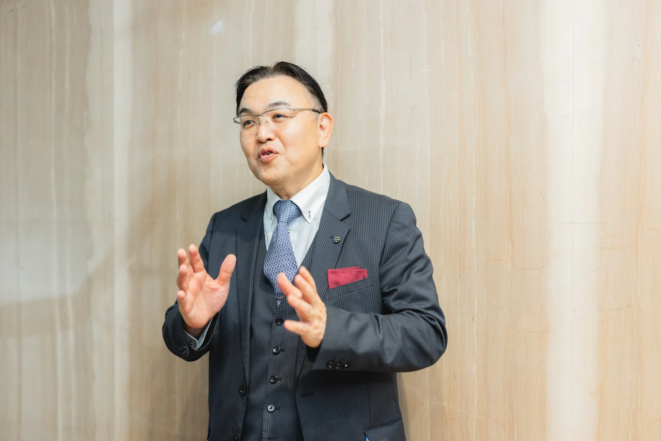 新開 智之さん