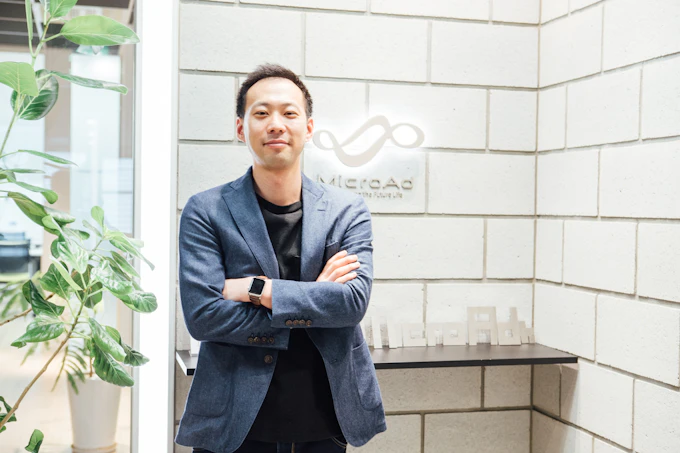 太田悠介さんへの取材の写真