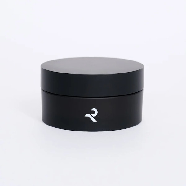 【使うヘアバームはコレ！】

RETØUCH nu HAIR BALM
