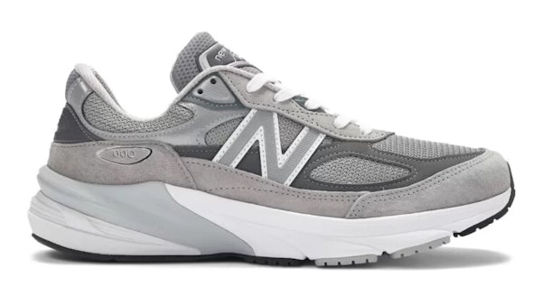 【ニューバランスの最高峰ならコレ!】
new balance 990