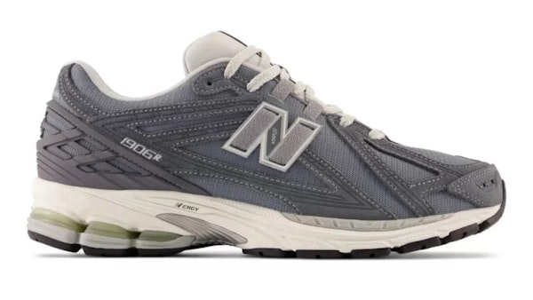 【スポーティー×ハイテクならコレ！】
new balance 1906R