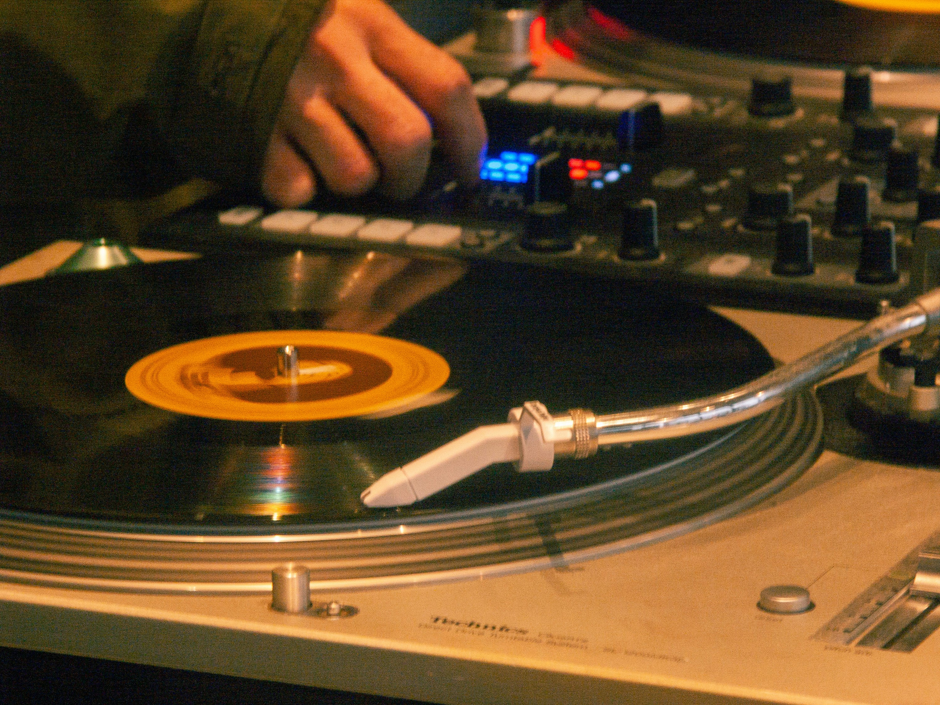 街や文化、人との出会いがあるホテル