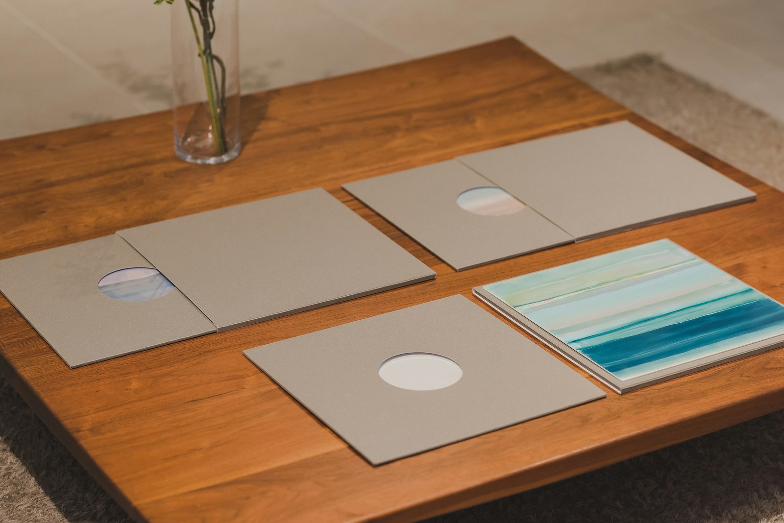 バス空間でも楽しめる耐水性のアートプロダクト(photo:岡安いつ美)