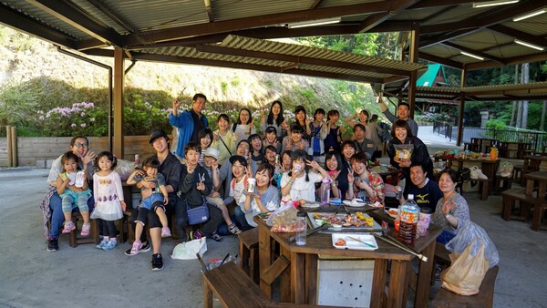 親睦会を開催。童心にかえってキャンプしてきました。