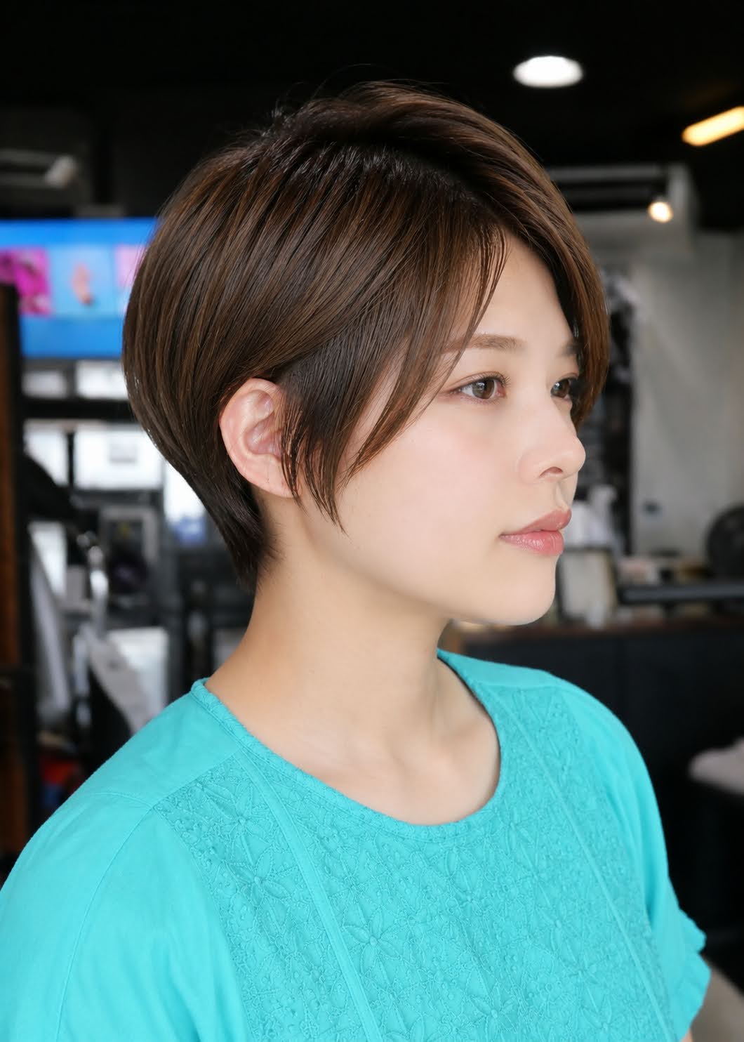 軽やかにまとまる大人のショートスタイル