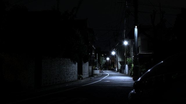 暗い夜道