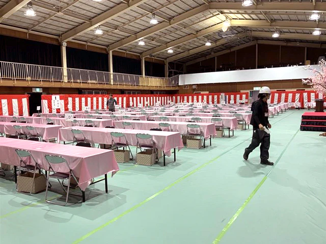 懇親会会場の設営風景