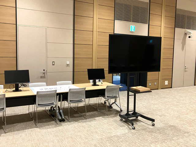 内覧会の商談ブースに設置したディスプレイ