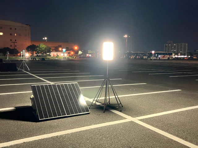 納入実績（駐車場に設置する照明の運用コスト削減対策【太陽光パネル・ポータブル蓄電池のレンタル実績】）のサムネイル画像