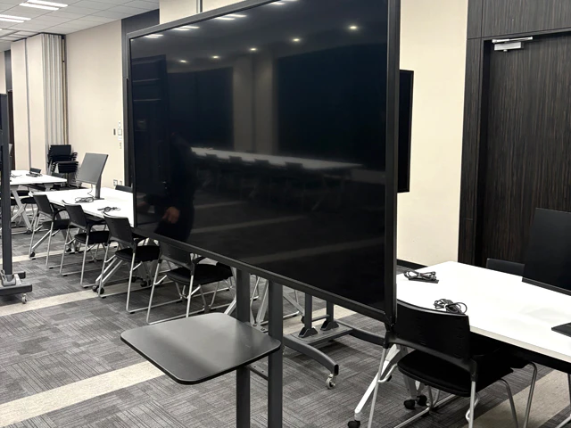 納入実績（周年祭のイベントで不足する映像機器の設置【モニター・ディスプレイのレンタル実績】）のサムネイル画像