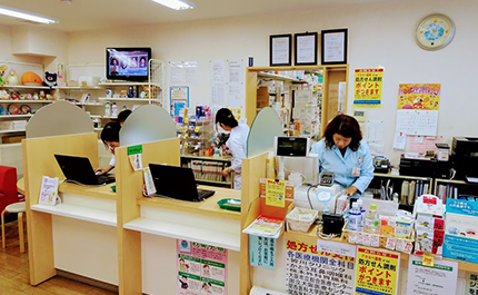 アカカベ薬局 野崎参道店の写真