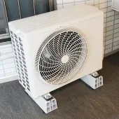 エアコンが冷えない原因はガス不足？ガスチャージの費用相場や修理・買い替えの判断ポイントまで