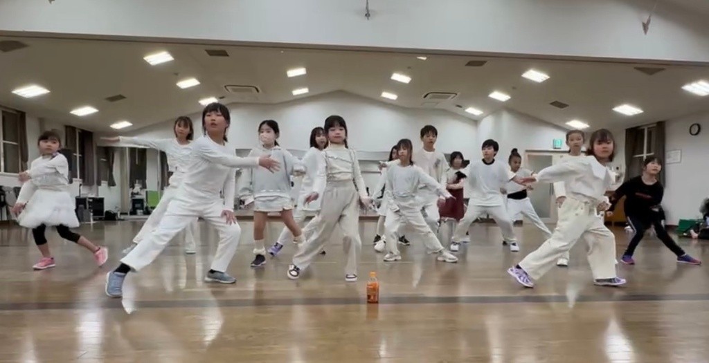 みんなで踊ろう J-pop・k-popダンス♪