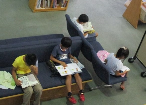 夜の図書館で読もう