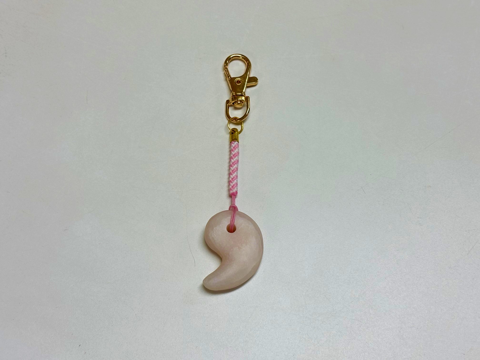 ピンクまが玉キーホルダーをつくろう