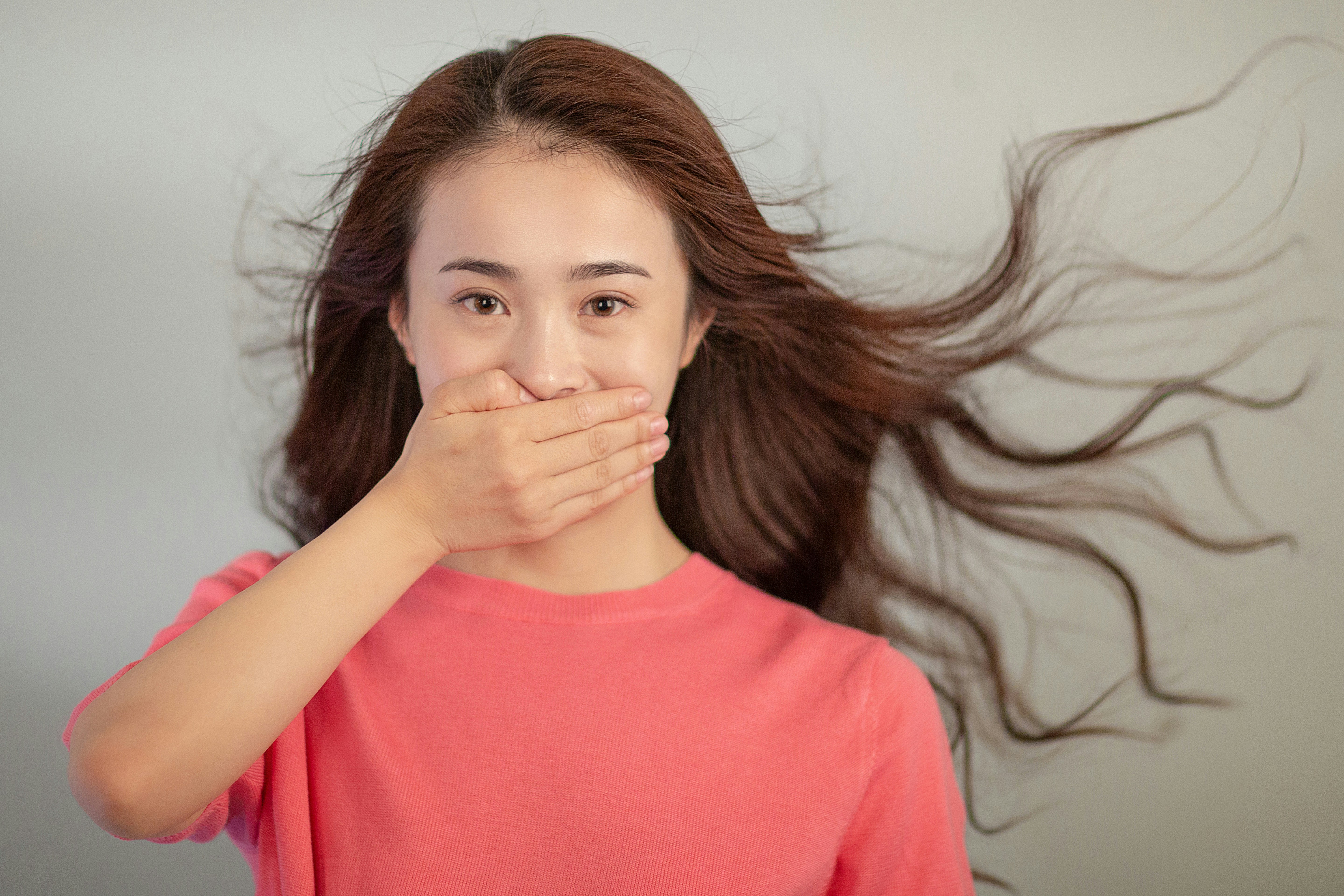 歯磨きしても口臭が気になる人へ｜歯科衛生士が解説する口の中と腸内環境の関係