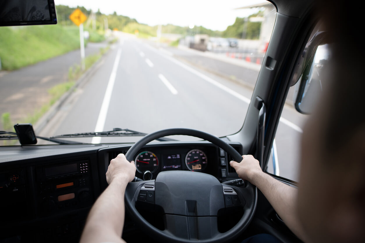 トラック運転手には向き・不向きがある？向いている・向いていない人の特徴を紹介