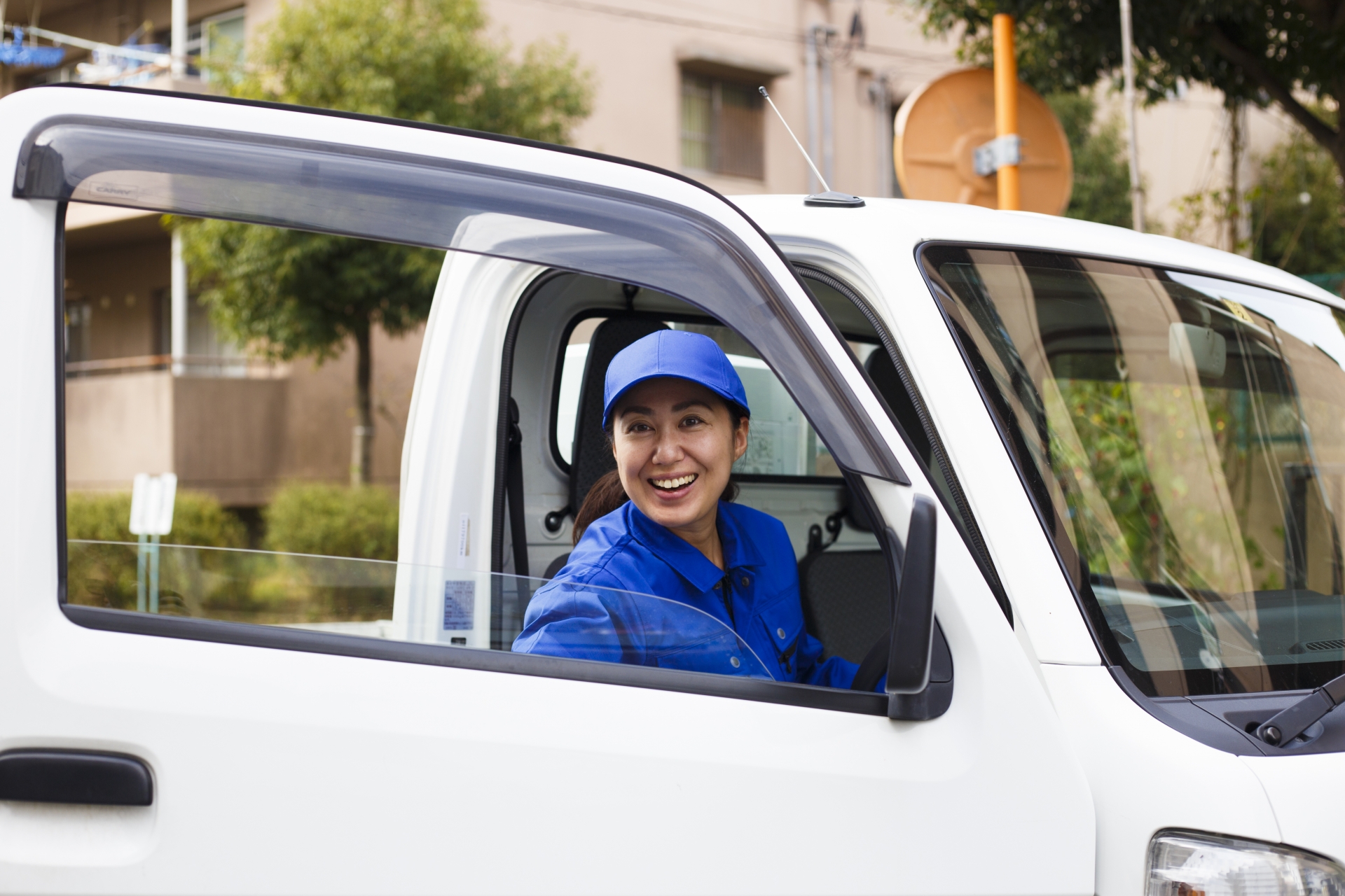 軽貨物車(軽バン・軽トラ)の最大積載量は?車両総重量との違いも解説