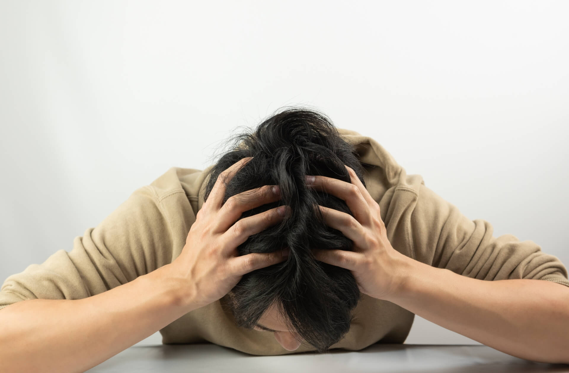 ウーバーイーツが本業だと人生終わり……？専業が危険と言われる理由は？