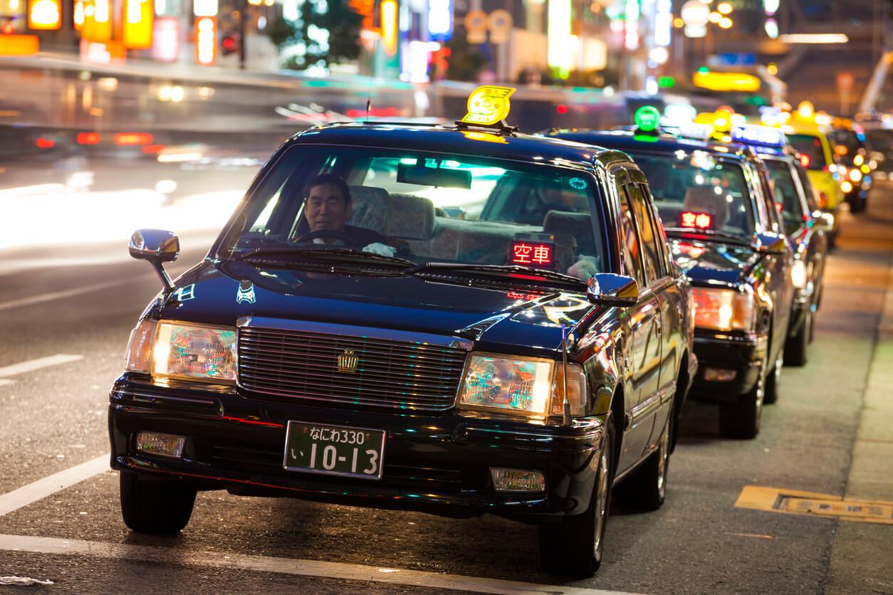 タクシー運転手に向いてる人と向かない人の特徴を解説