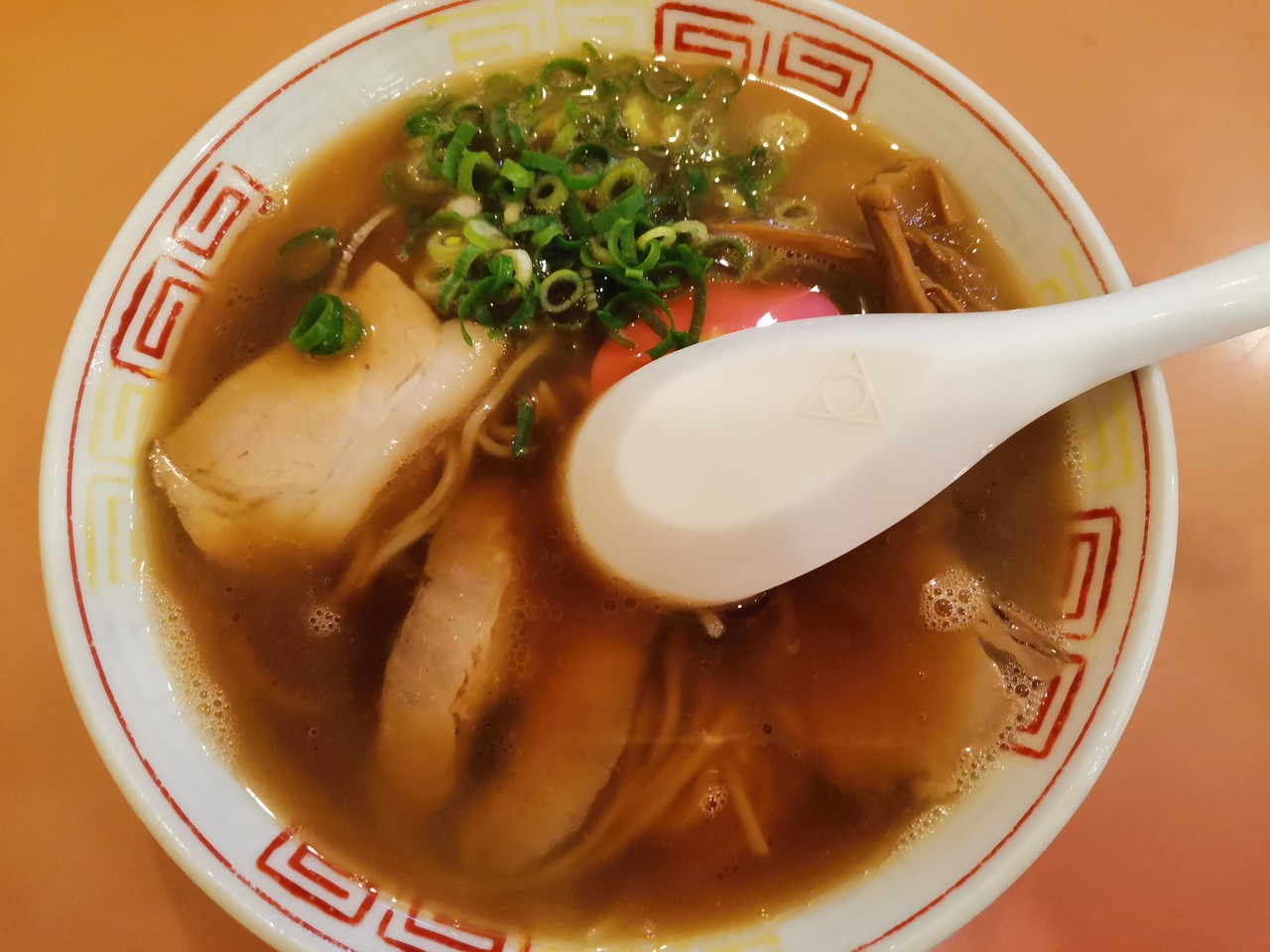 歴史ある和歌山ラーメンを堪能！和歌山で人気のラーメン店10選 | 宅麺.com