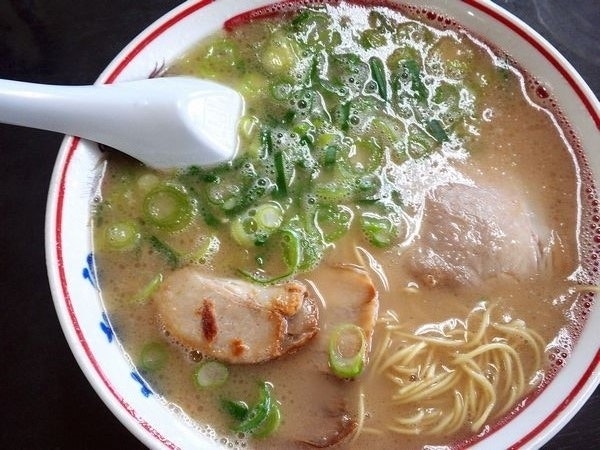 屋台だけじゃない！長浜ラーメンを味わえる人気ラーメン店10選 | 宅麺.com