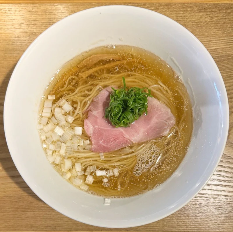 【2025年版】ここだけは絶対に外せない!中野駅周辺の人気ラーメン店10選 - サムネイル