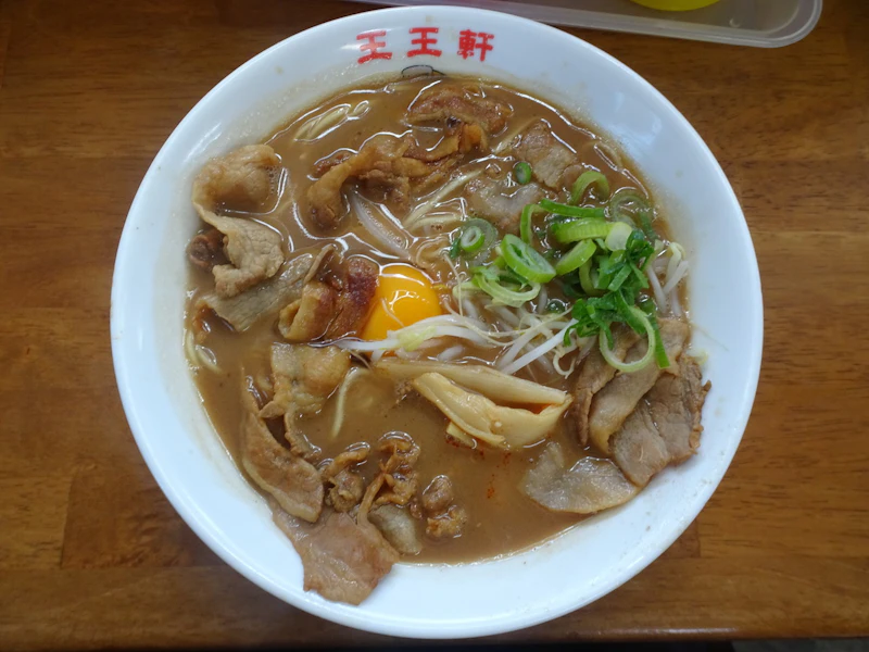 【2025年版】濃厚スープを味わいつくす!徳島ラーメンが味わえる人気ラーメン店10選 - サムネイル