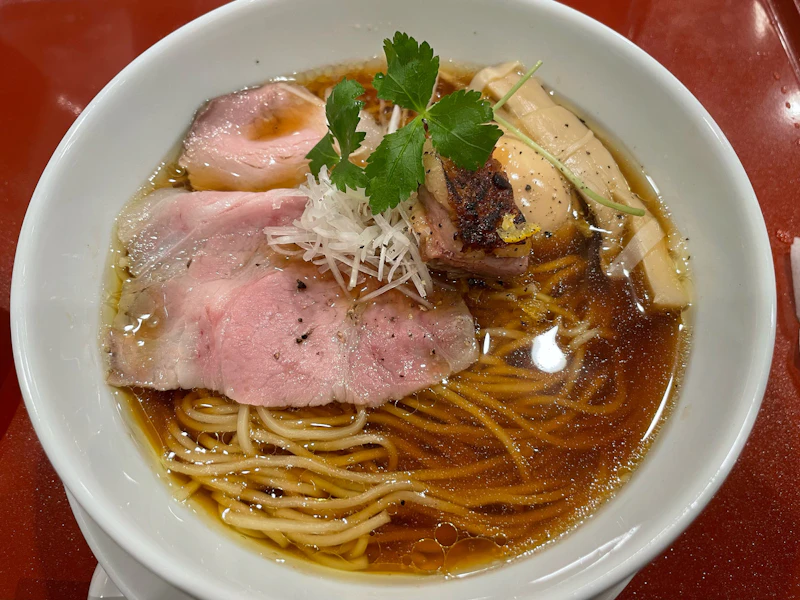 【2025年版】大阪駅・梅田駅周辺のラーメン10選!ここだけは押さえておきたい人気10店 - サムネイル