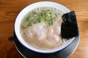 【はんつ遠藤のラーメン教室】第28回：トンコツラーメンは、ハプニングで誕生した - サムネイル