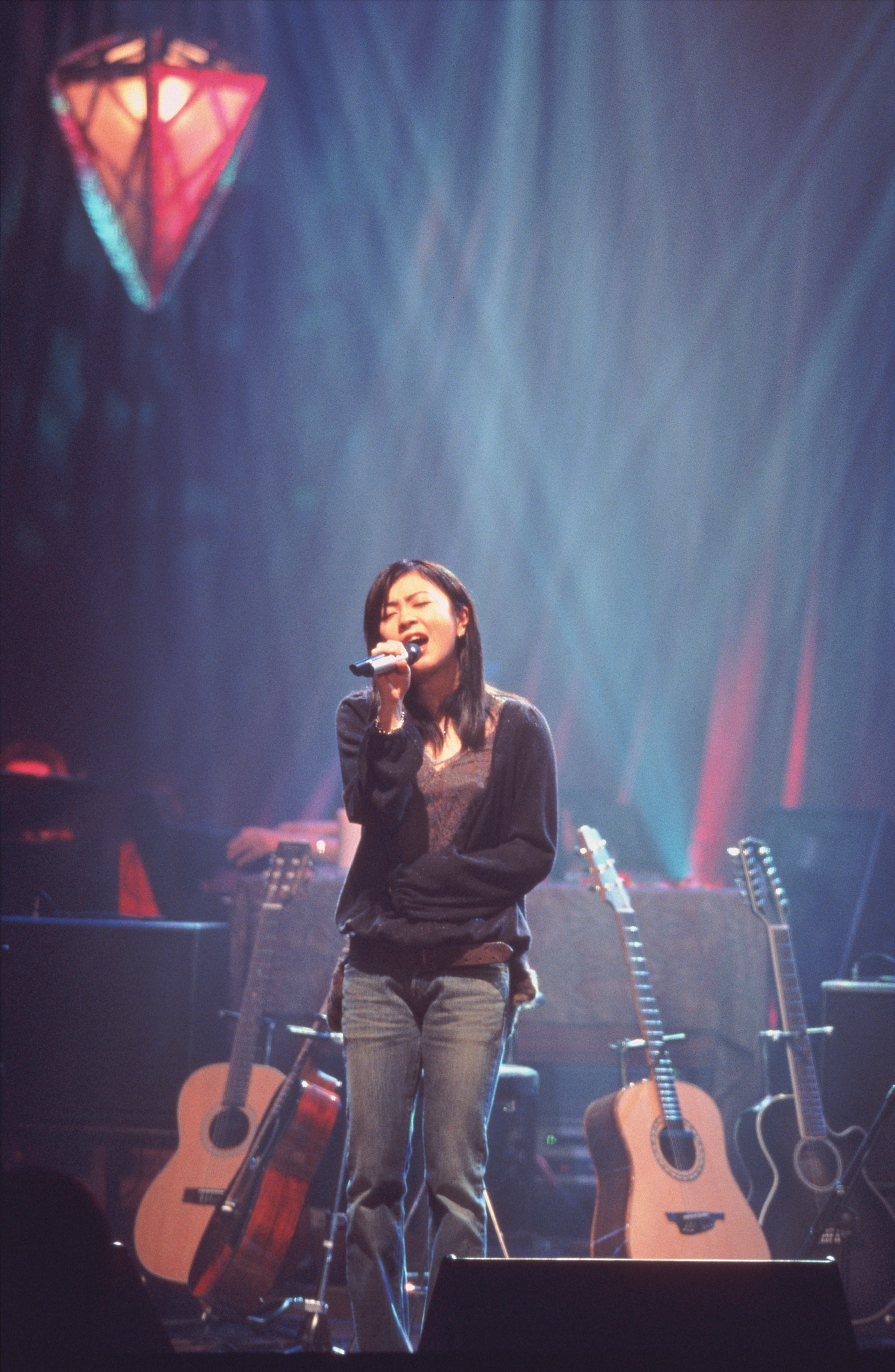 9人の写真家が紡ぐ、宇多⽥ヒカルの記録と記憶。 写真集「HIKARU UTADA