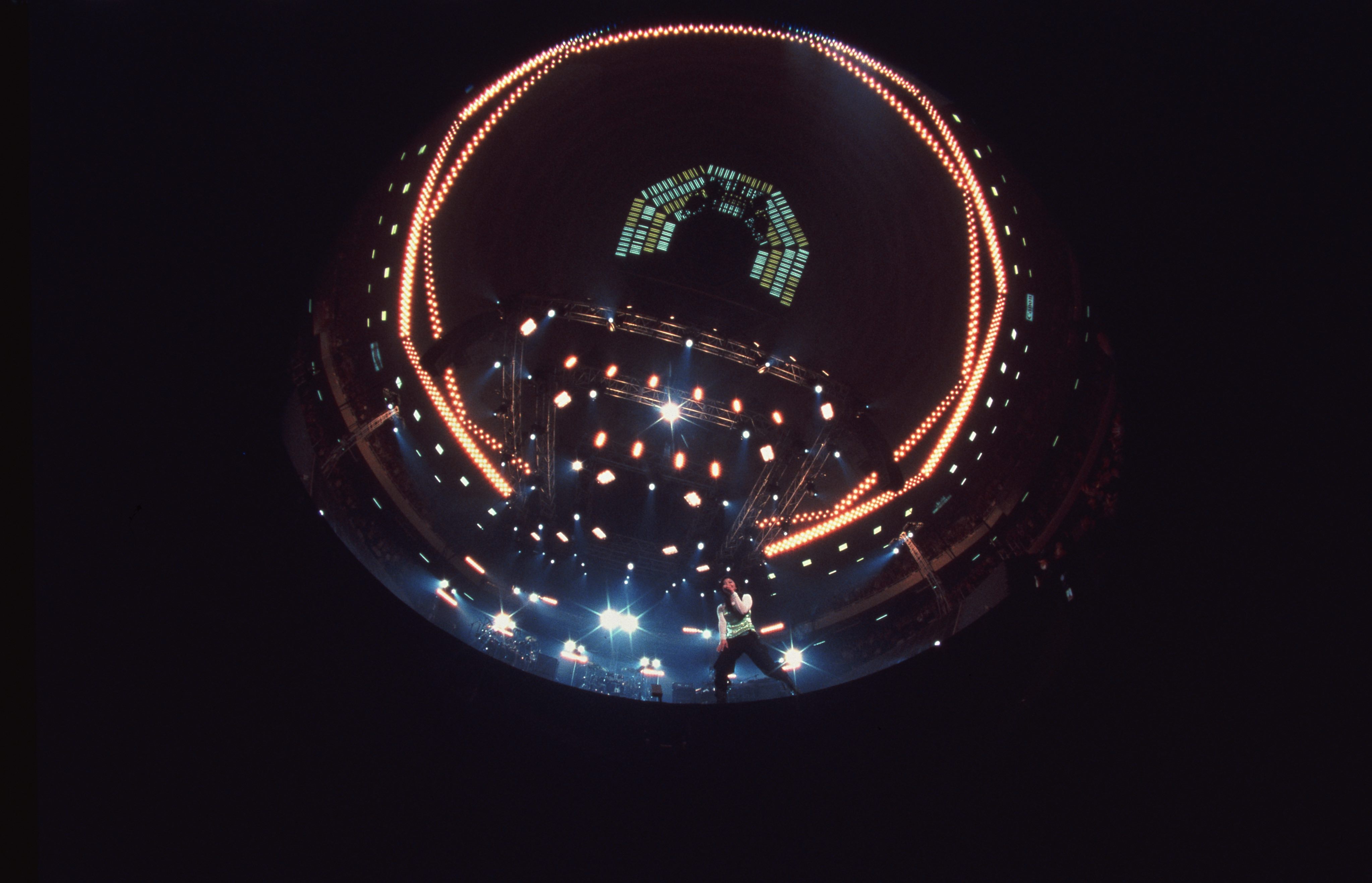 7thアルバム「初恋」アナログ盤の発売が決定！シリアルナンバー入り