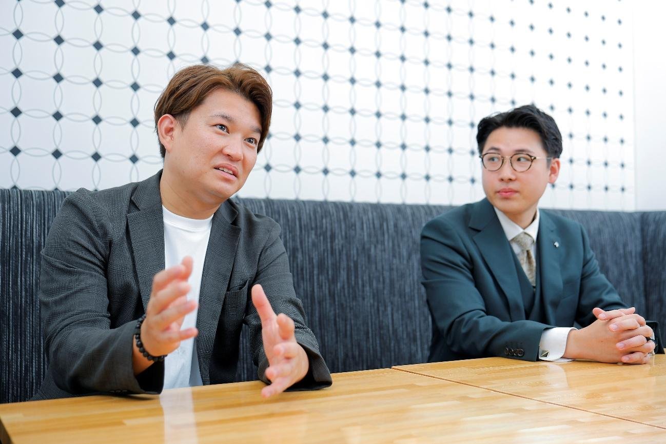 Faciloの導入効果について語る柳山航様と佐々木航太様